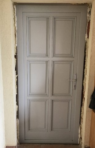 Ral 7035 színű Tömör Borovifenyő fa Bejárati Ajtó