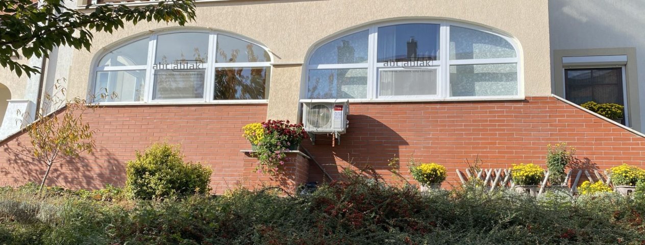 műanyag ablak színek, ablak csere, kerek ablak, tolóablak ár, új ablak, műanyag ablak színek, színes műanyag ablak árak, 60x60 bukó nyíló műanyag ablak, 90x120 ablak, barna műanyag ablak, fa hatású műanyag ablak, műanyag ablak színek, 120 x 150 műanyag ablak, műanyag ablak 140x140,