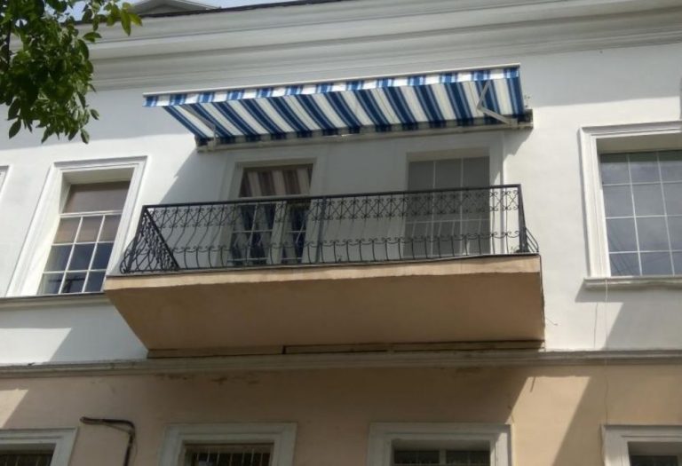 napellenző, könyökkaros napellenző