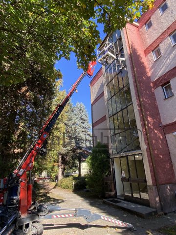 5171- nagy magasságú ablak, nagy magasságú nyílászáró, nagy súlyú ablak, nagy súlyú nyílászáró, panoráma ablak, panoráma nyílászáró,