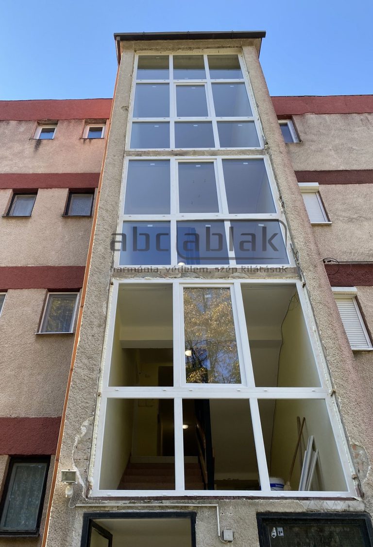 5173- aranytölgy színű ablak, dió színű ablak, mahagóni színű műanyag ablak, antracit színű ablak, fa hatású ablak, barna műanyag nyílászárók, fehér ablak, műanyag ablak színek, ablak csere,
